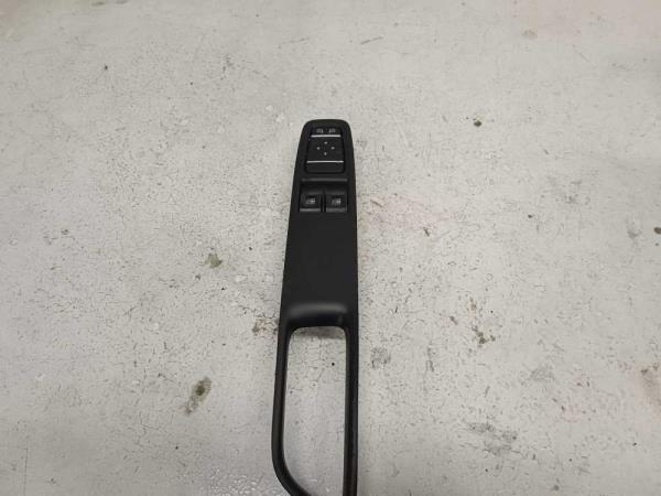 BOUTON LEVE VITRE RENAULT CLIO 4 2012-2020 - Vue 1